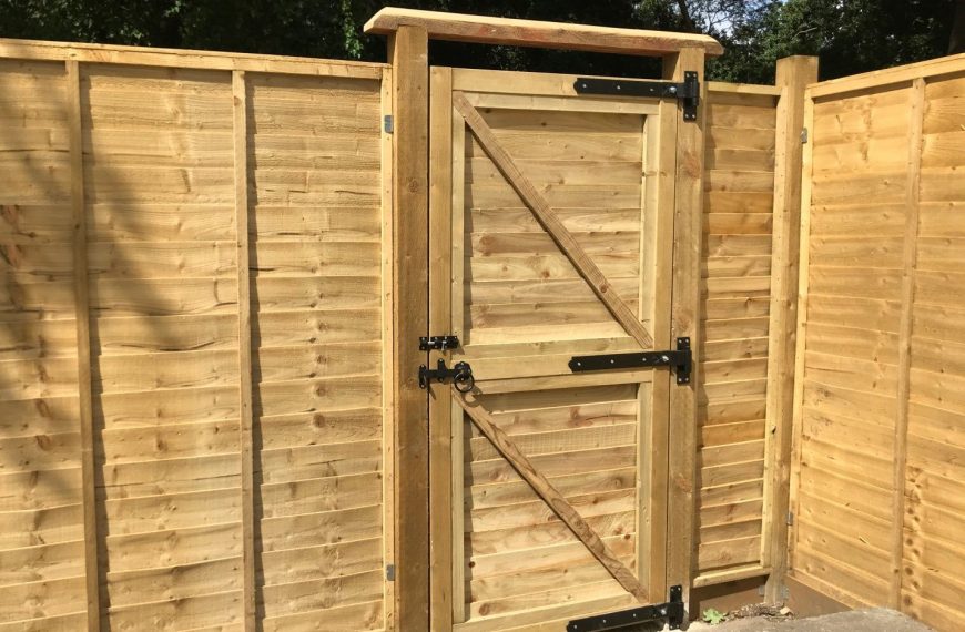 DIY-garden-gate-built-from-scratch