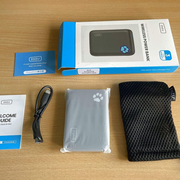 INIU-magsafe-wireless-powerbank-10000-mah-box-contents